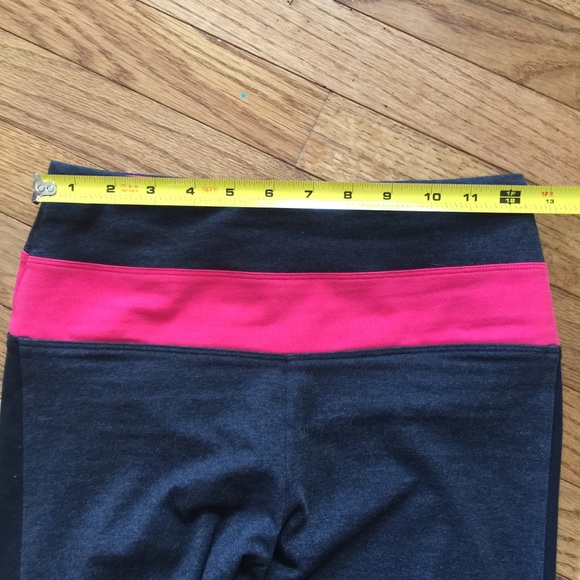 Victoria’s secret pink yoga leggings small - Picture 5 of 7
